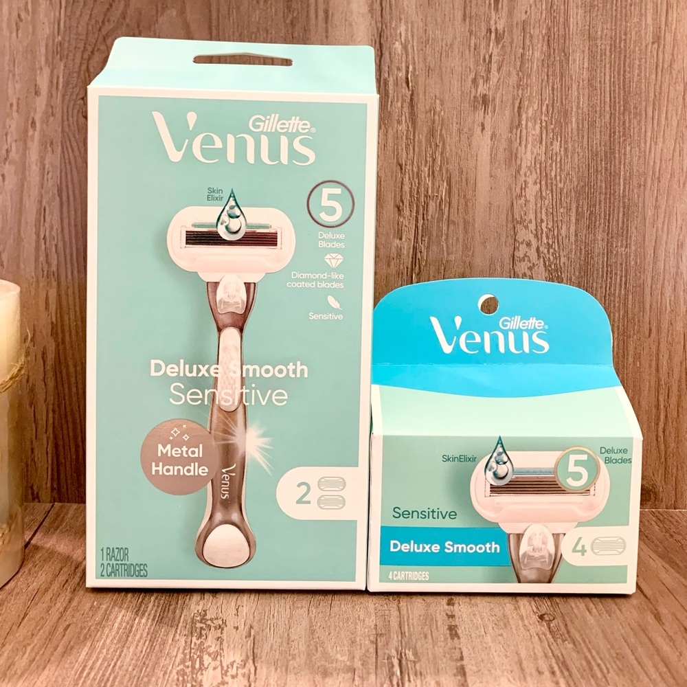 Gillette Venus Deluxe Smooth Sensitive Women's 5-Blade Metal Razor + Refills